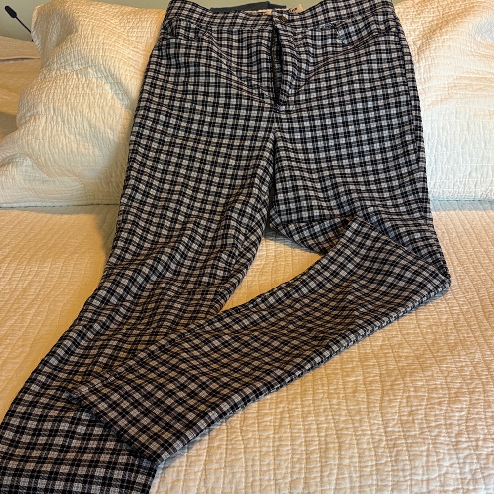 Hollister Black and White Plaid Pants